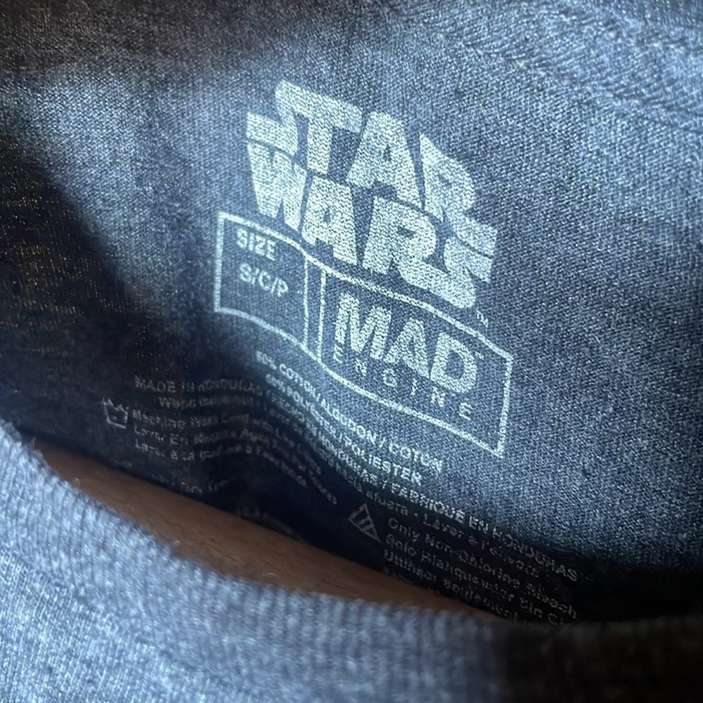 Star Wars 1977 Graphic Tee - Picture 3 of 4